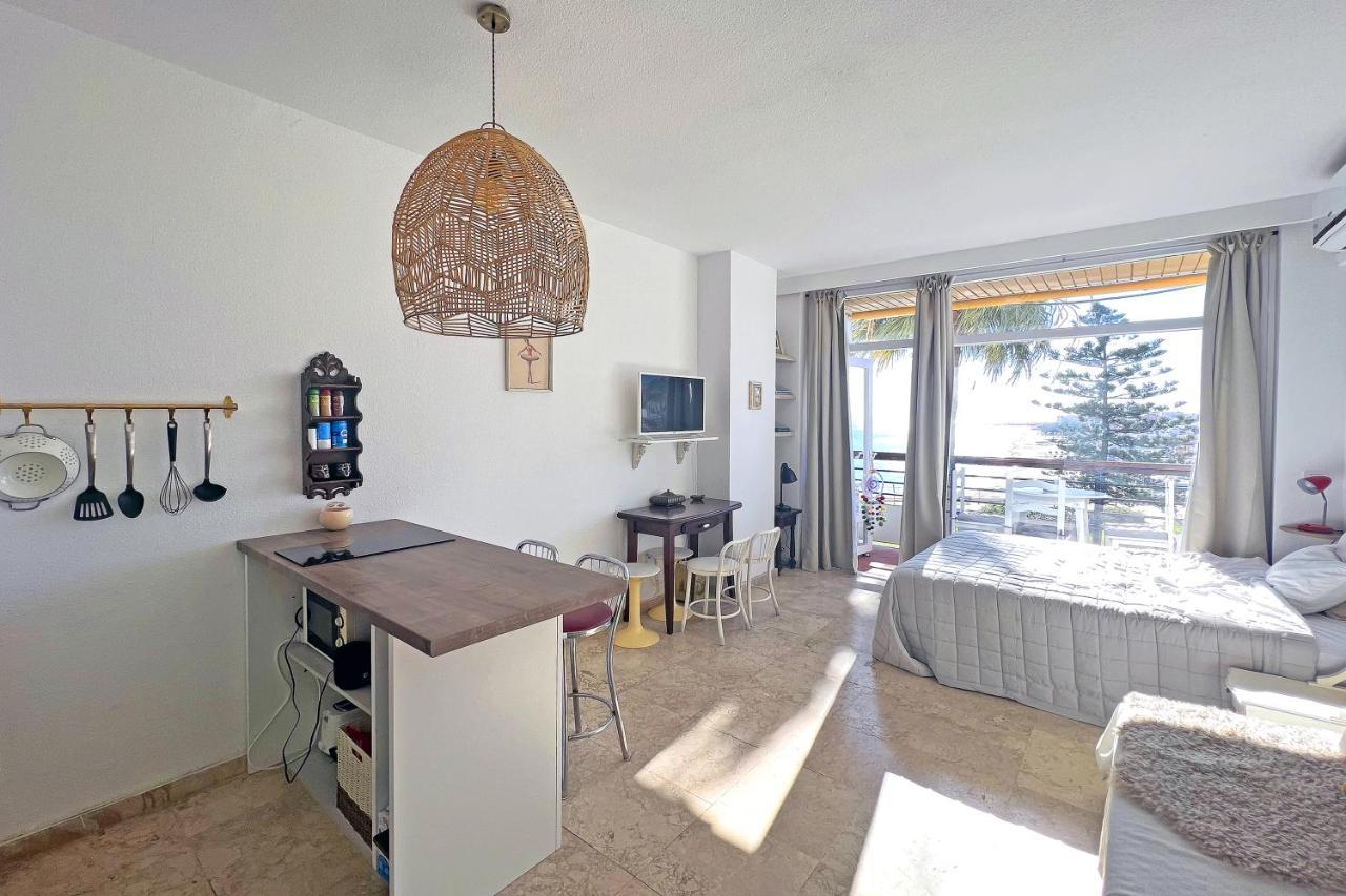 Santa Clara Cozy Sea View Apartament *